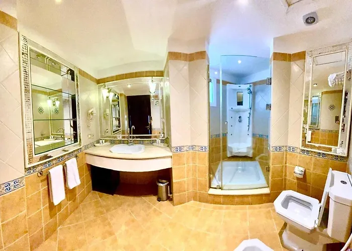 Harem At Coral Bay 5*